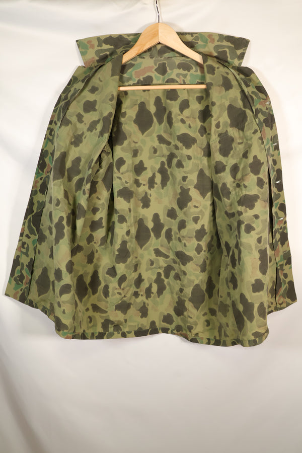 约 20 世纪 70 年代韩国军队，蛙皮迷彩，尼龙织物，当地制造的衬衫，使用过。