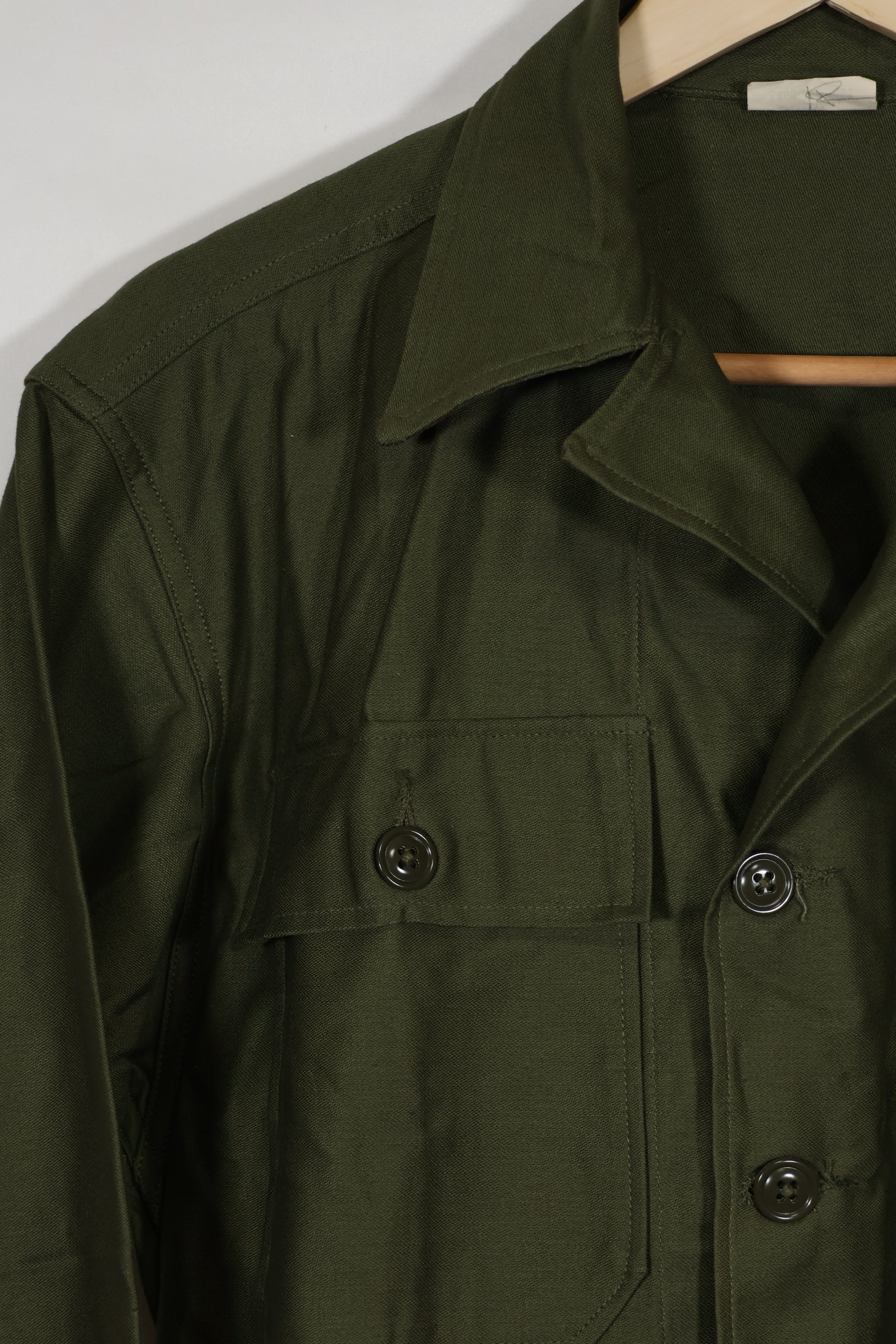 1963年全新库存OG-107多功能衬衫，未使用过，前旧金山49人队队员剩余物资