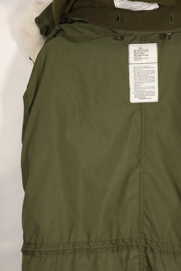 1983年契約　SMALL アメリカ軍　M65 フィールドパーカー　フィッシュテイル　状態良い　中古品