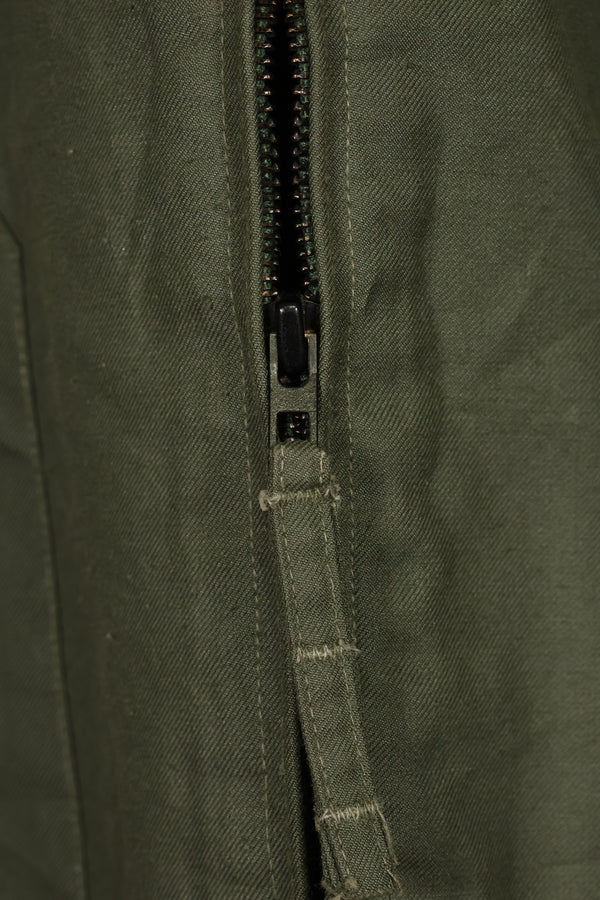 2001 Contract LARGE USAF CWU-36P Flight Jacket in good condition Aramid fiber used