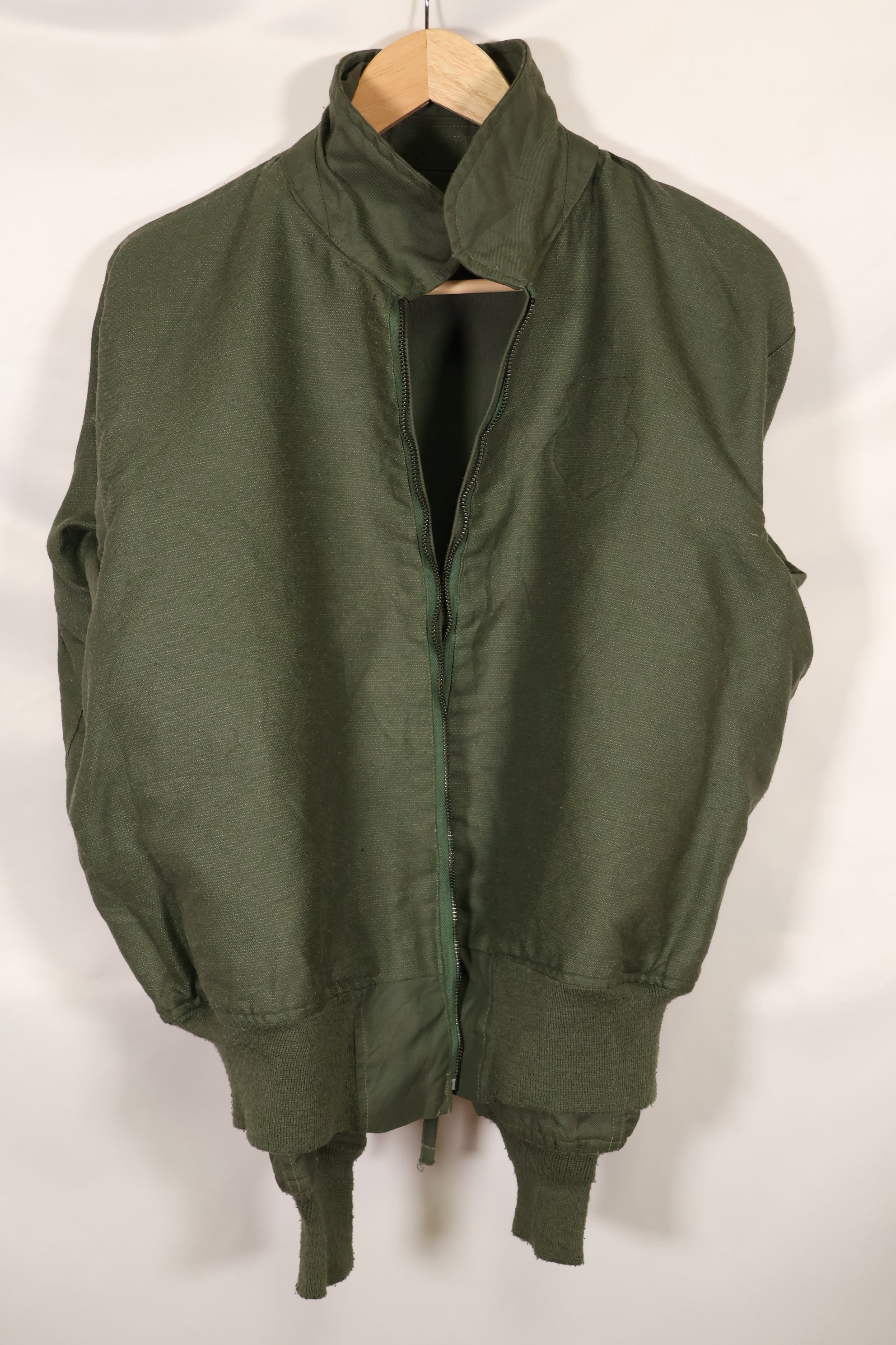 2001 Contract LARGE USAF CWU-36P Flight Jacket in good condition Aramid fiber used