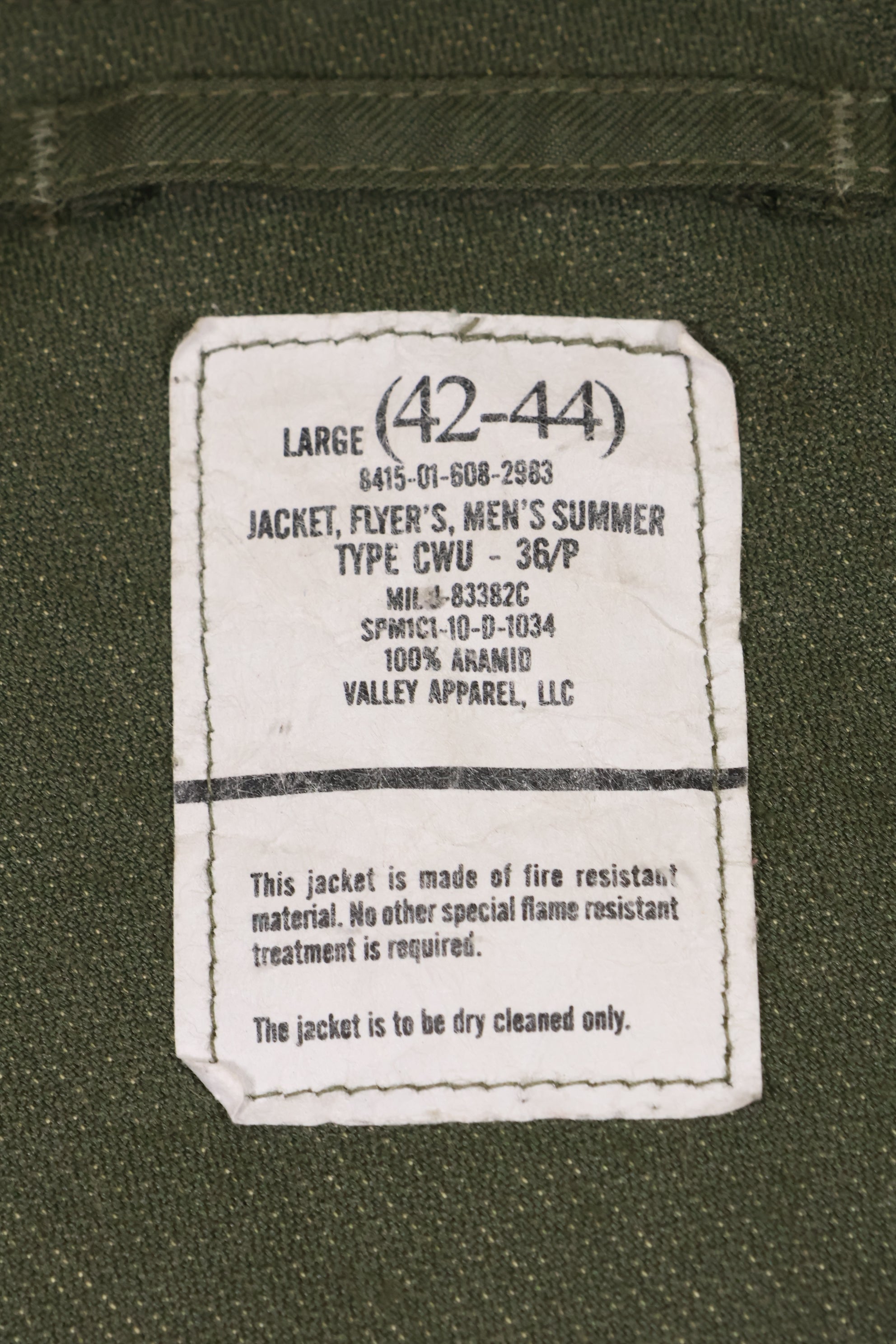 2001 Contract LARGE USAF CWU-36P Flight Jacket in good condition Aramid fiber used