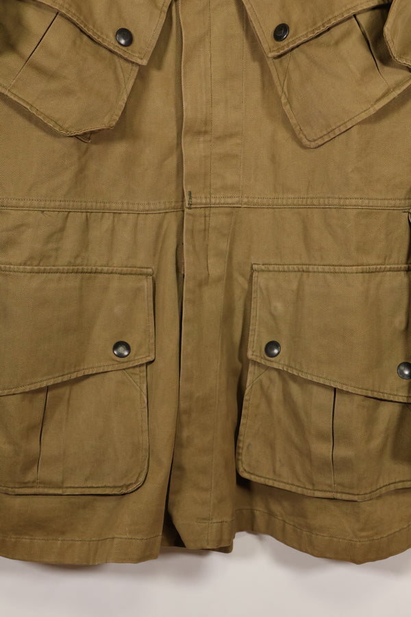 Real 1940s size 38 M1942 Airborne jump jacket, little soiling, belt missing, used.