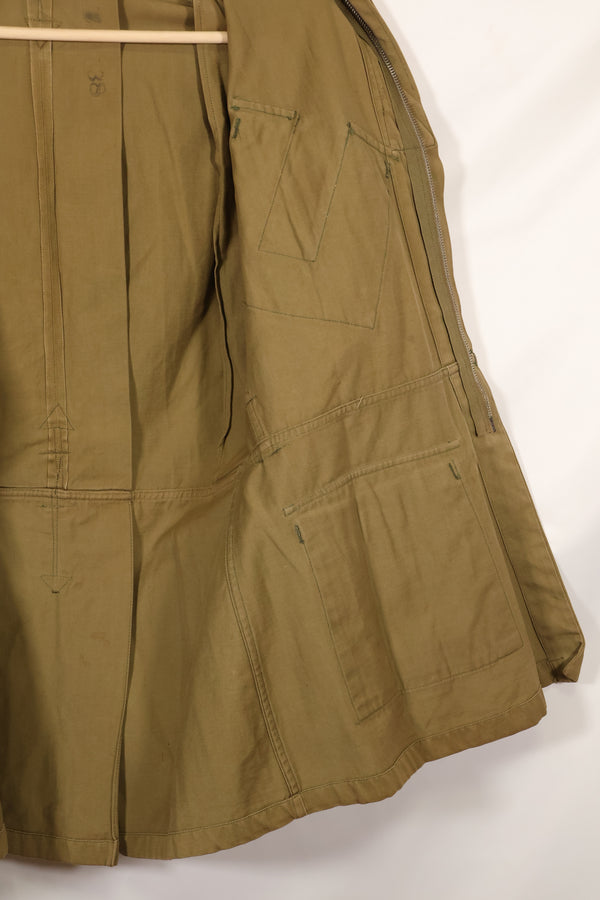 Real 1940s size 38 M1942 Airborne jump jacket, little soiling, belt missing, used.