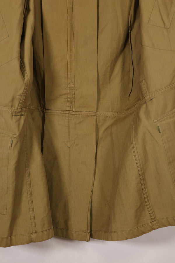 Real 1940s size 38 M1942 Airborne jump jacket, little soiling, belt missing, used.