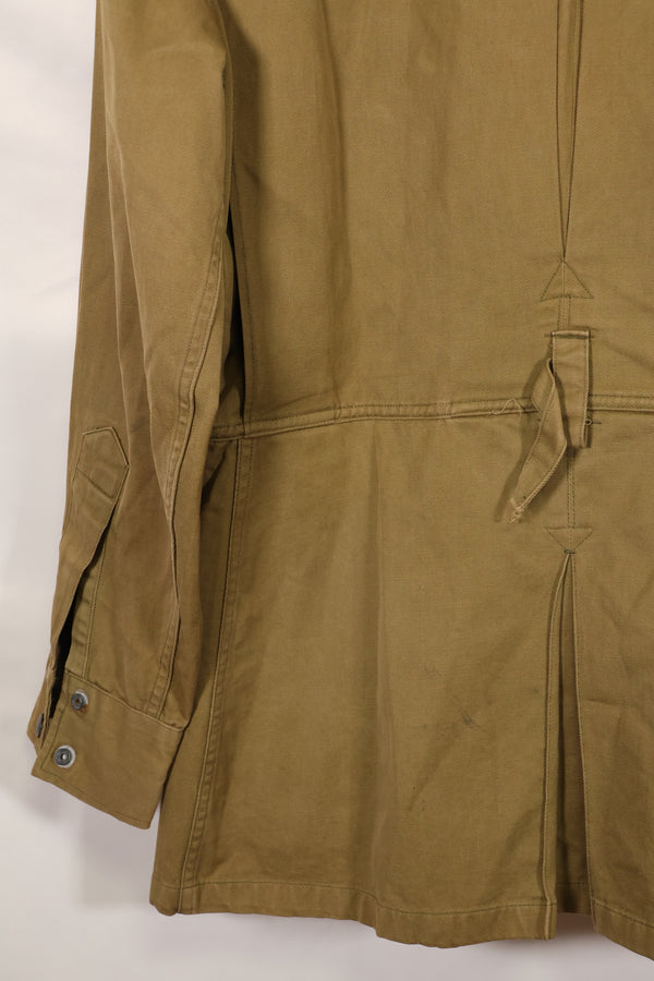 Real 1940s size 38 M1942 Airborne jump jacket, little soiling, belt missing, used.