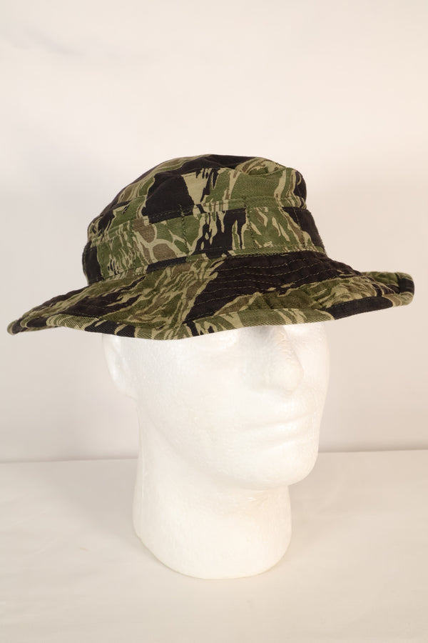 1960s, estimated size M, sewn in Okinawa, CISO cut, Okinawa Tiger boonie hat, used.