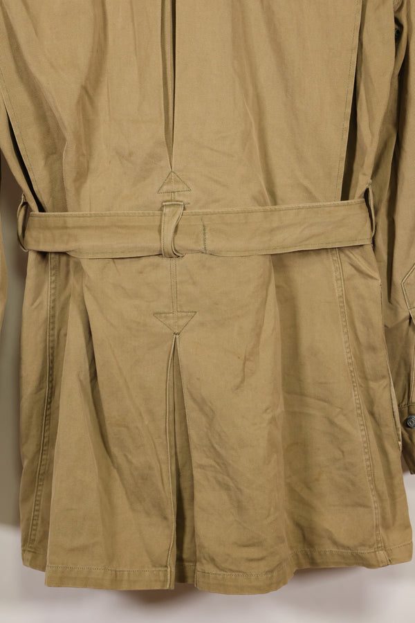 1940s estimated 38 M1942 Airborne jump jacket with button corrosion, good condition, used.
