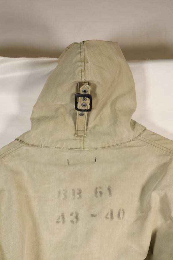 20 世纪 40 年代美国海军 BB-61 号战舰 IOWA 号甲板服连帽衫（二手）。