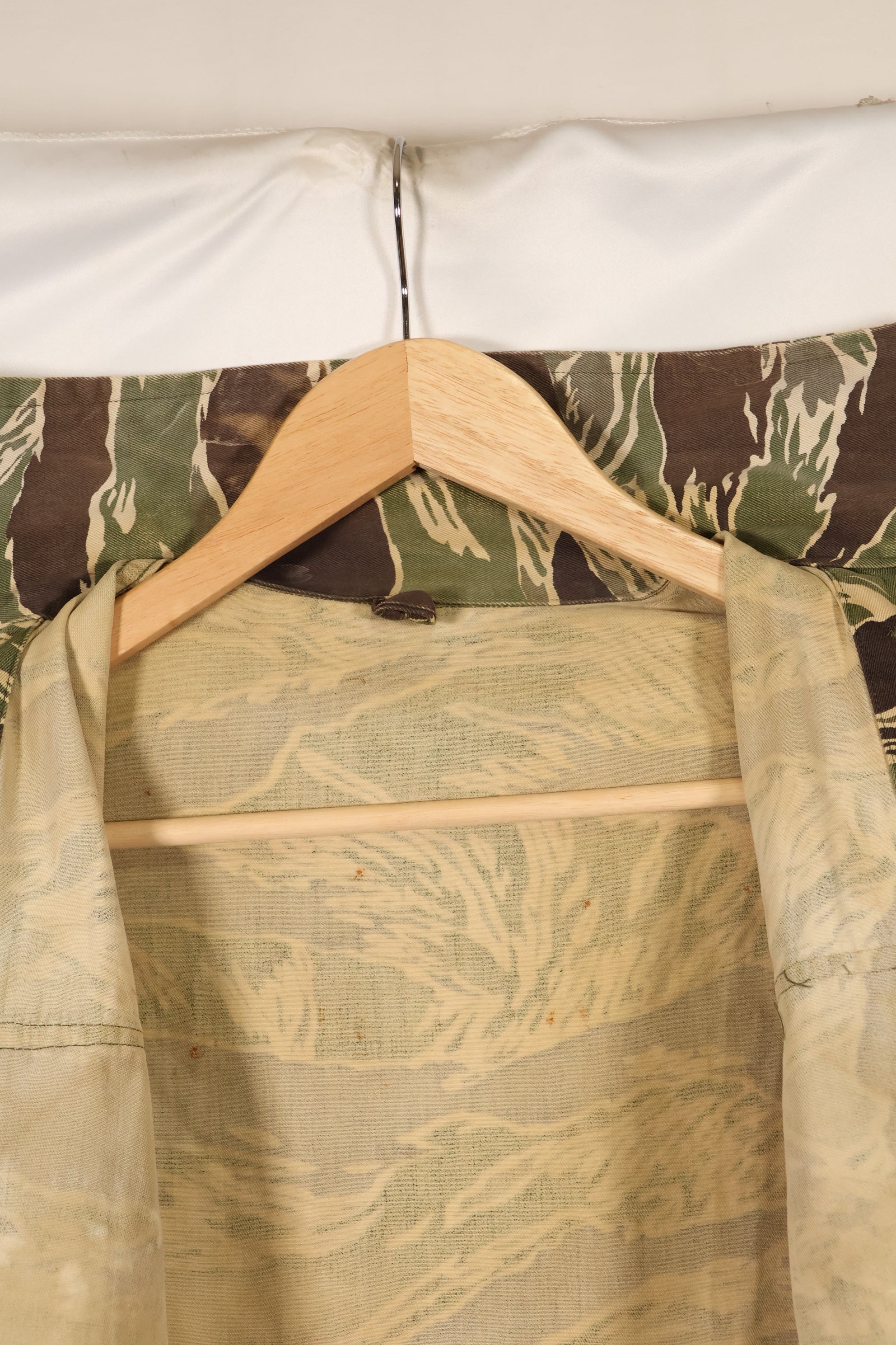 1960年代中頃　USカット　沖縄タイガー　ライムグリーンカラー　タイガーストライプ　シャツ　退色あり　中古品