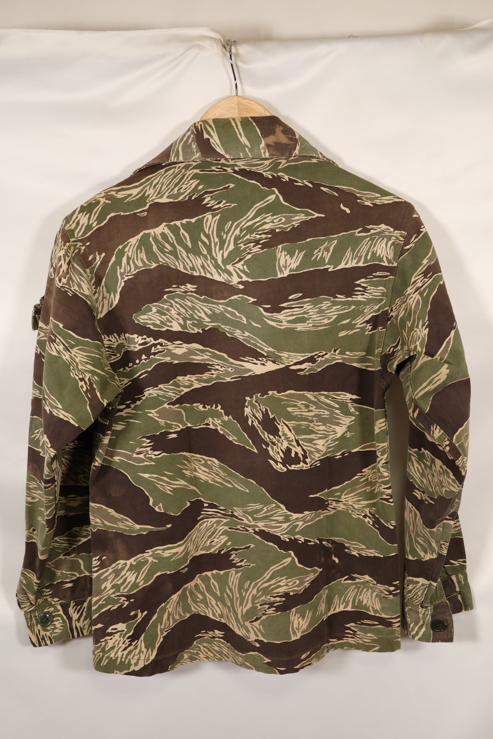 1960年代中頃　USカット　沖縄タイガー　ライムグリーンカラー　タイガーストライプ　シャツ　退色あり　中古品