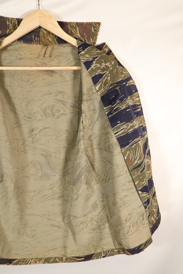 1960 年代半日式银色虎纹衬衫，亚洲式剪裁，褪色不多，二手货。