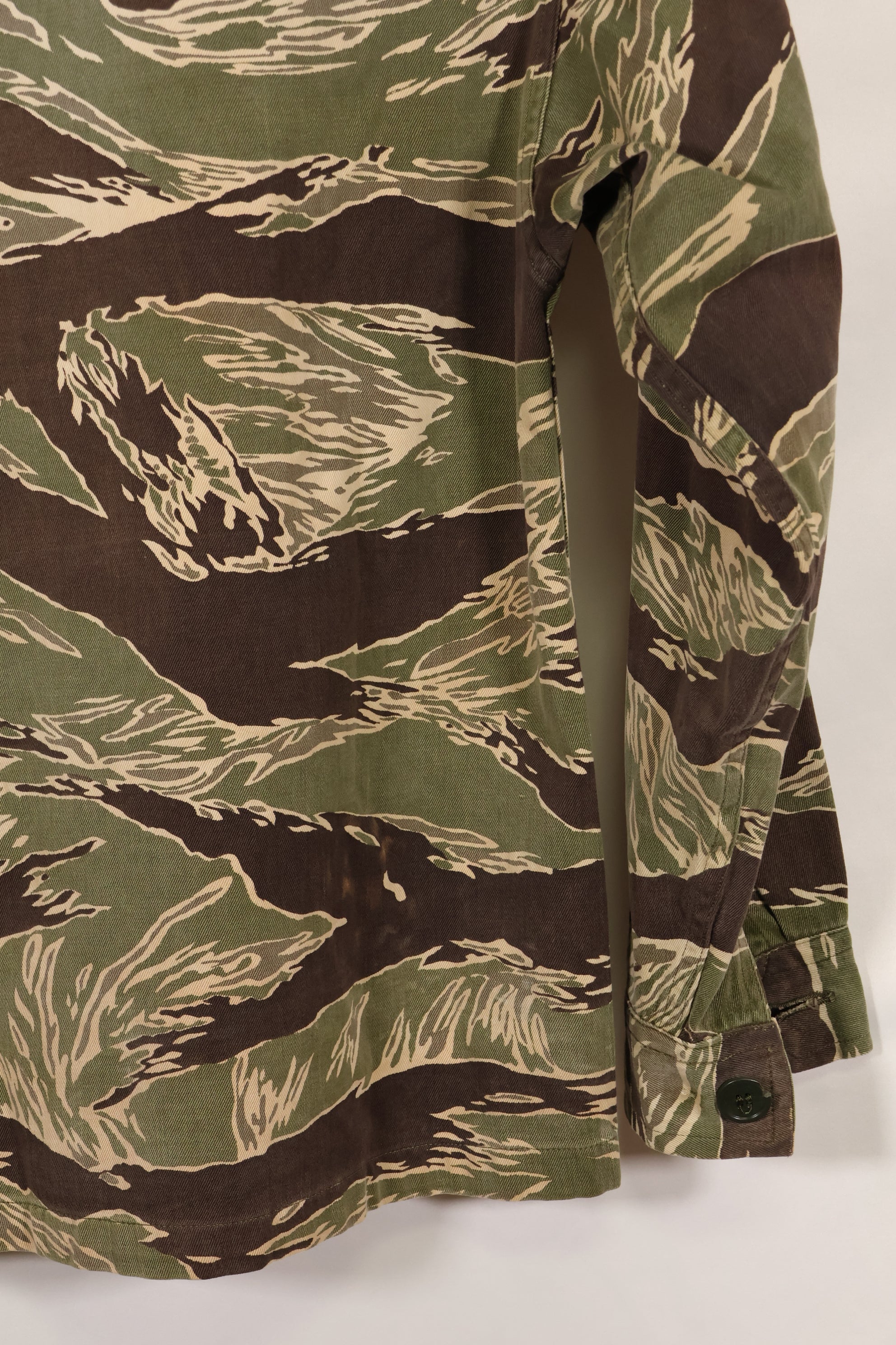 1960年代中頃　USカット　沖縄タイガー　ライムグリーンカラー　タイガーストライプ　シャツ　退色あり　中古品