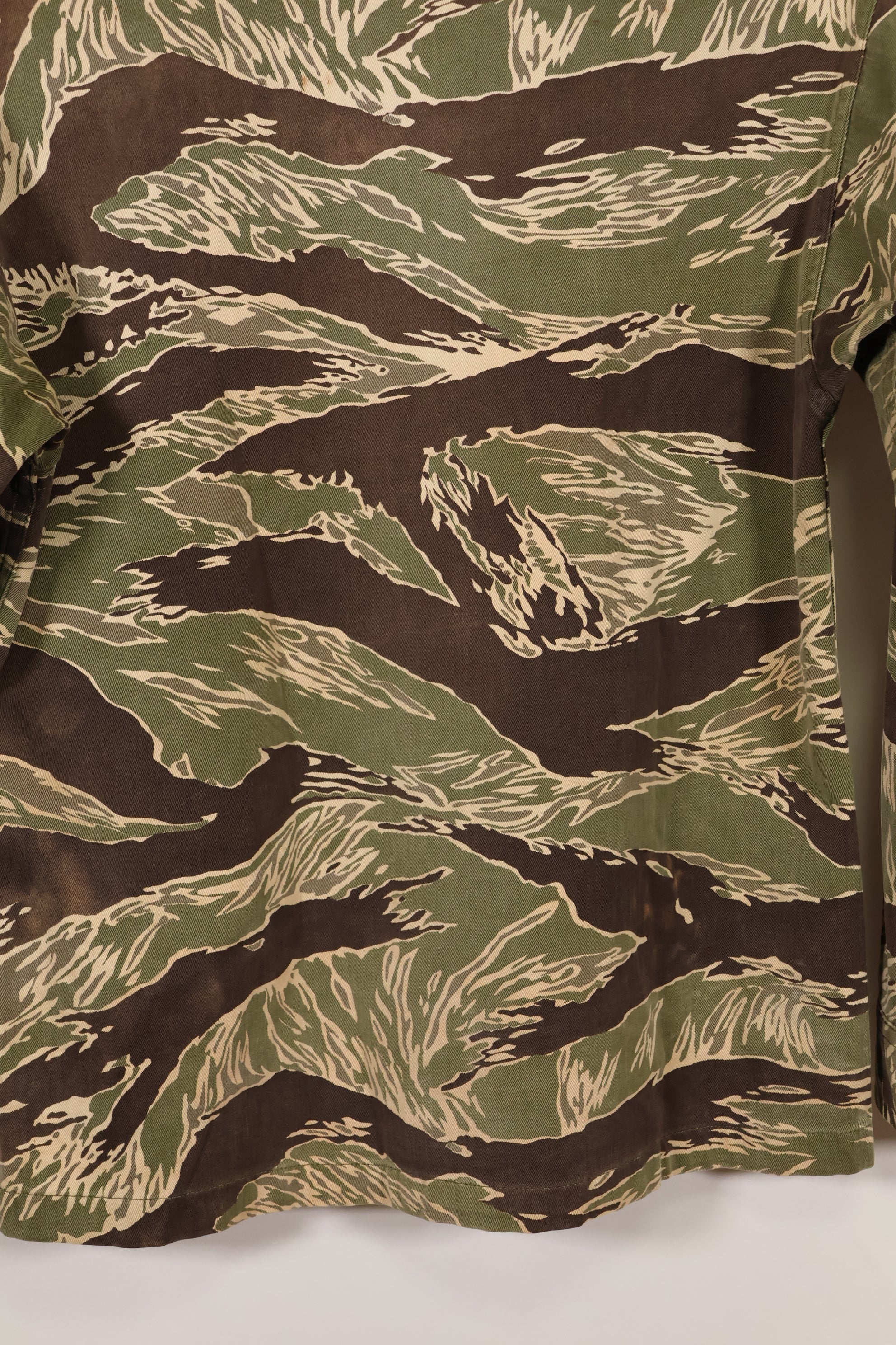 1960年代中頃　USカット　沖縄タイガー　ライムグリーンカラー　タイガーストライプ　シャツ　退色あり　中古品