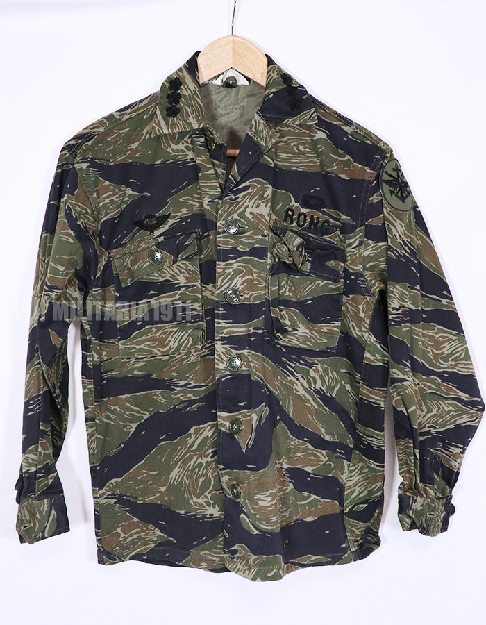 実物　シルバータイガーストライプ　ARVN 直接刺繍入り　Asian カット