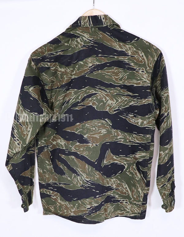 実物　シルバータイガーストライプ　ARVN 直接刺繍入り　Asian カット