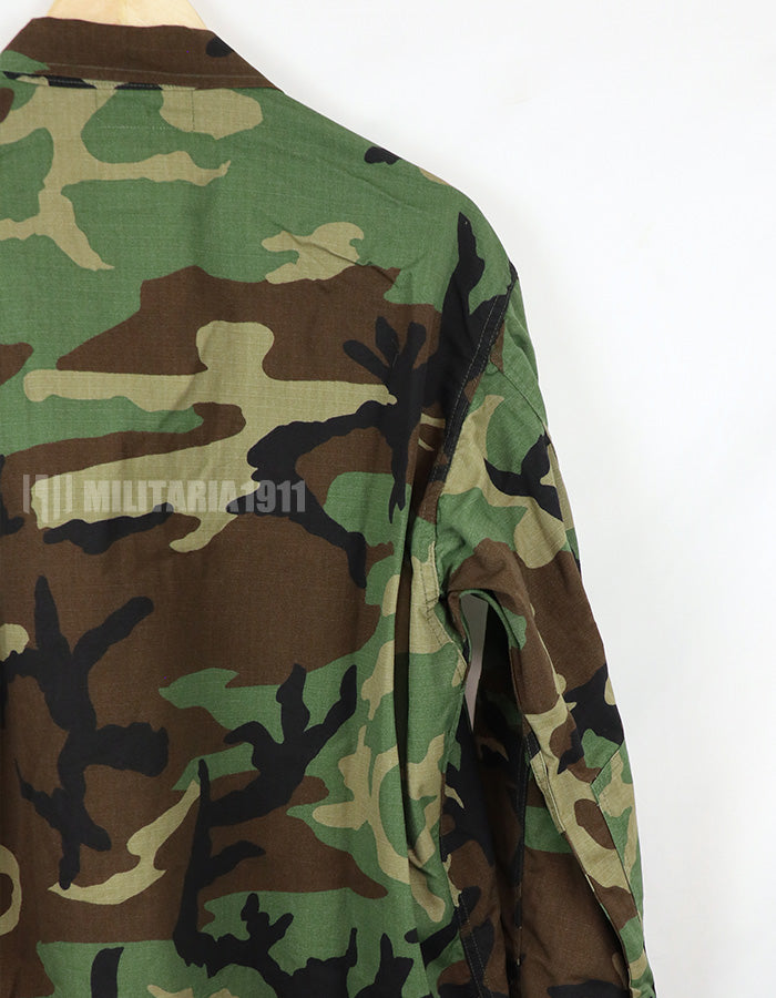 実物　アメリカ陸軍　ウッドランド迷彩　ジャケット　2000年製　パッチ付き