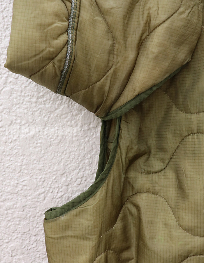 アメリカ軍　M65 フィールドジャケット　ライナー　1988年製　一部破損あり