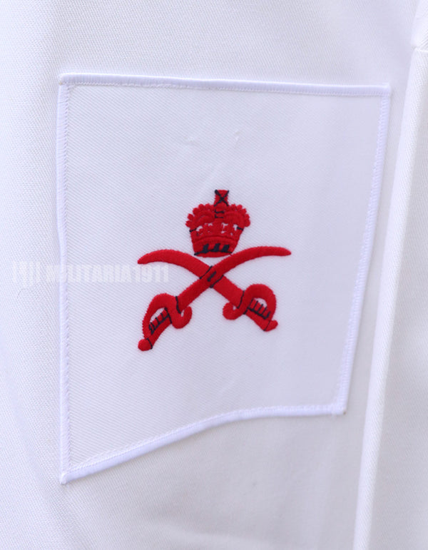 イギリス軍　PTIジャケット　運動用ブルゾン　ホワイト　徽章付き