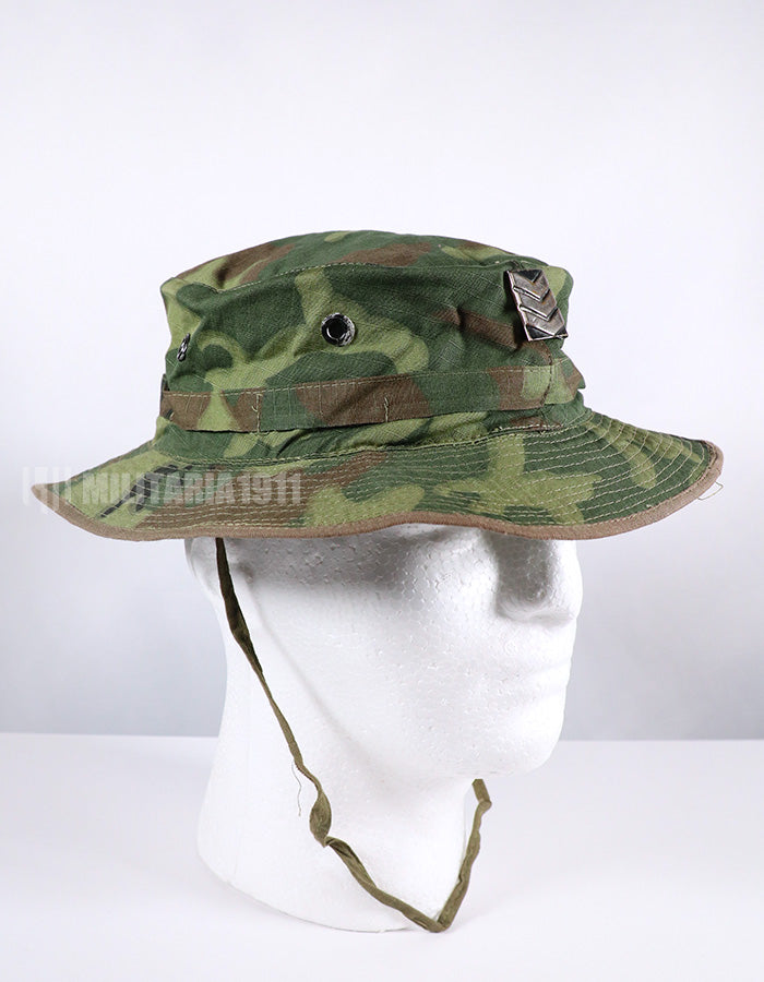 実物　ローカルメイド ERDL ブーニーハット　ARVN下士官階級章 金属章付き