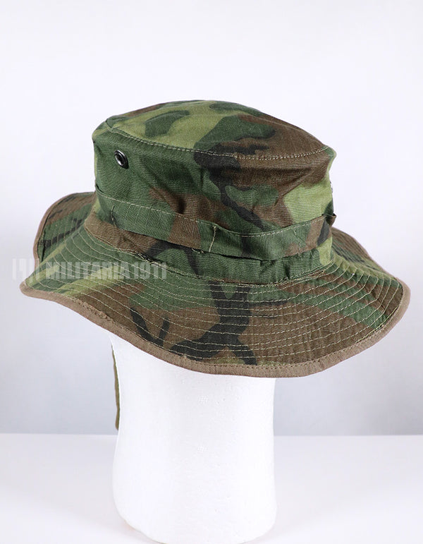 実物　ローカルメイド ERDL ブーニーハット　ARVN下士官階級章 金属章付き