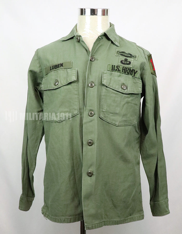 実物　アメリカ陸軍　ユーティリティシャツ　OG-107 　第一師団パッチなど徽章付（後付け）