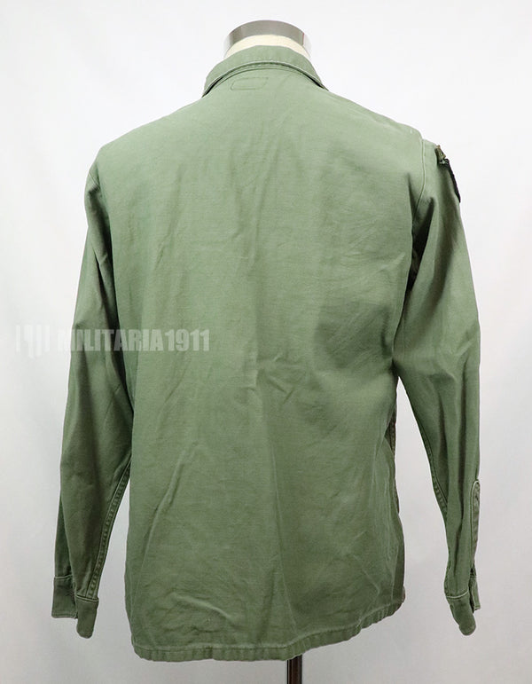 実物　アメリカ陸軍　ユーティリティシャツ　OG-107 　第一師団パッチなど徽章付（後付け）