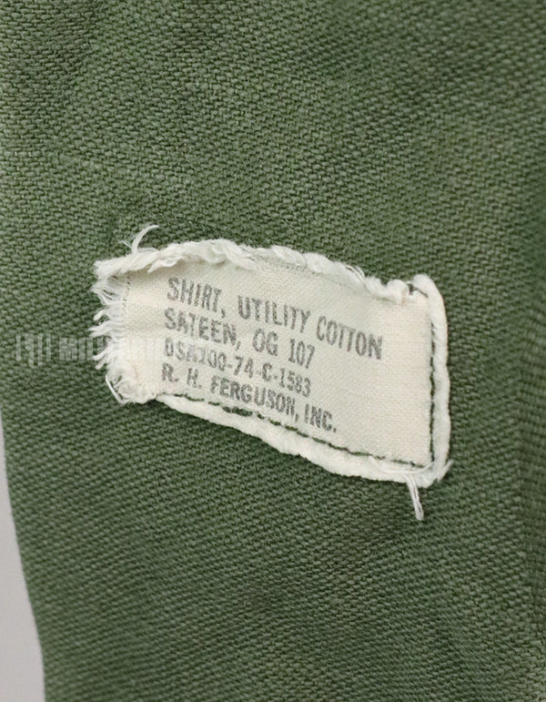 実物　アメリカ陸軍　ユーティリティシャツ　OG-107 　第一師団パッチなど徽章付（後付け）