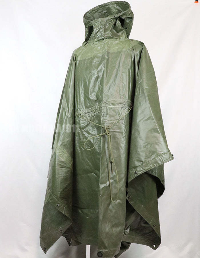 実物　アメリカ軍　ポンチョ　1968年製　放出品