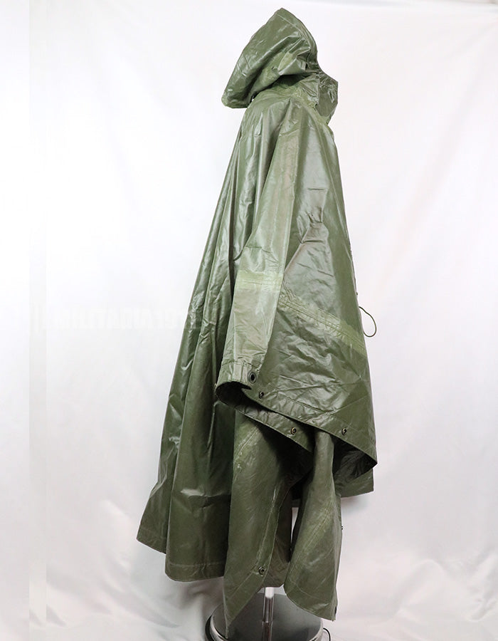 実物　アメリカ軍　ポンチョ　1968年製　放出品