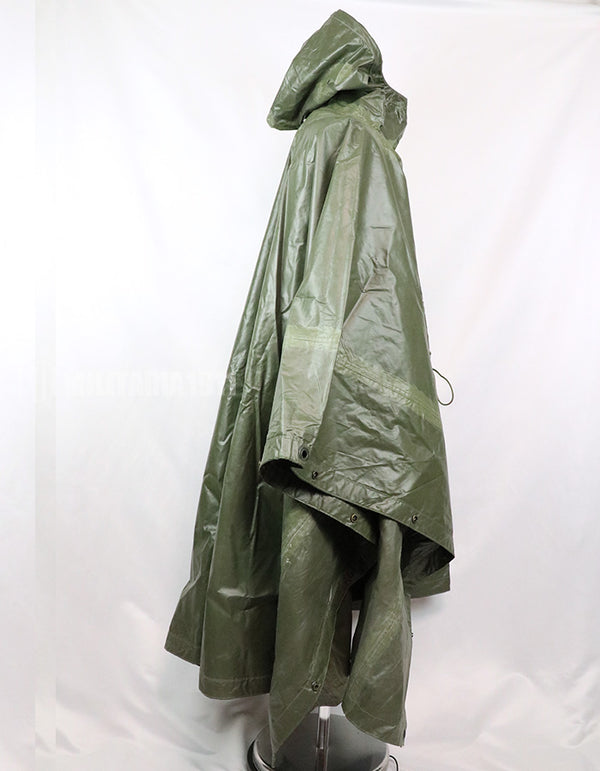 実物　アメリカ軍　ポンチョ　1968年製　放出品