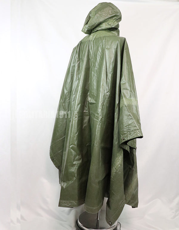 実物　アメリカ軍　ポンチョ　1968年製　放出品