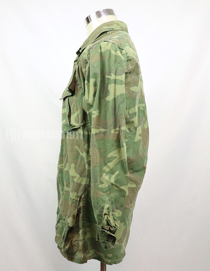 Original non ripstop fabric ERDL jungle fatigues jacket, faded, scratches.