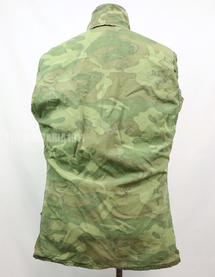 Original non ripstop fabric ERDL jungle fatigues jacket, faded, scratches.