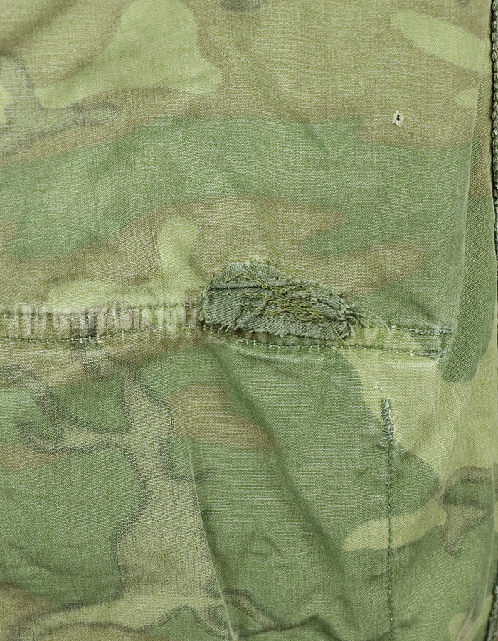 Original non ripstop fabric ERDL jungle fatigues jacket, faded, scratches.
