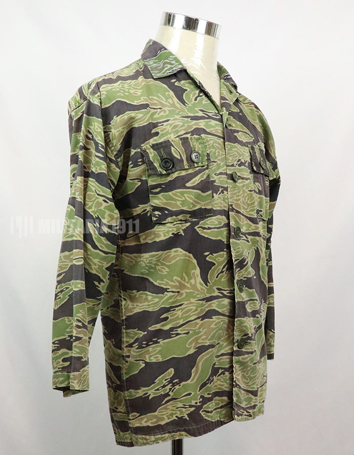 正品二战后期轻薄虎纹衬衫，薄款，有划痕，二手