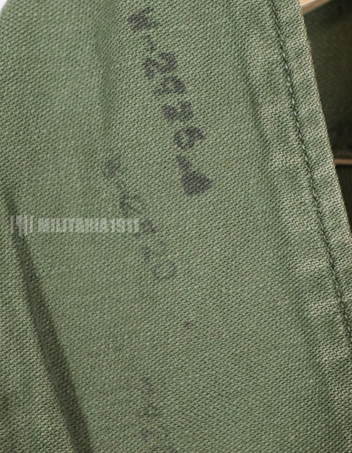 実物　アメリカ陸軍　ユーティリティシャツ　後付けパッチ付き　中古品