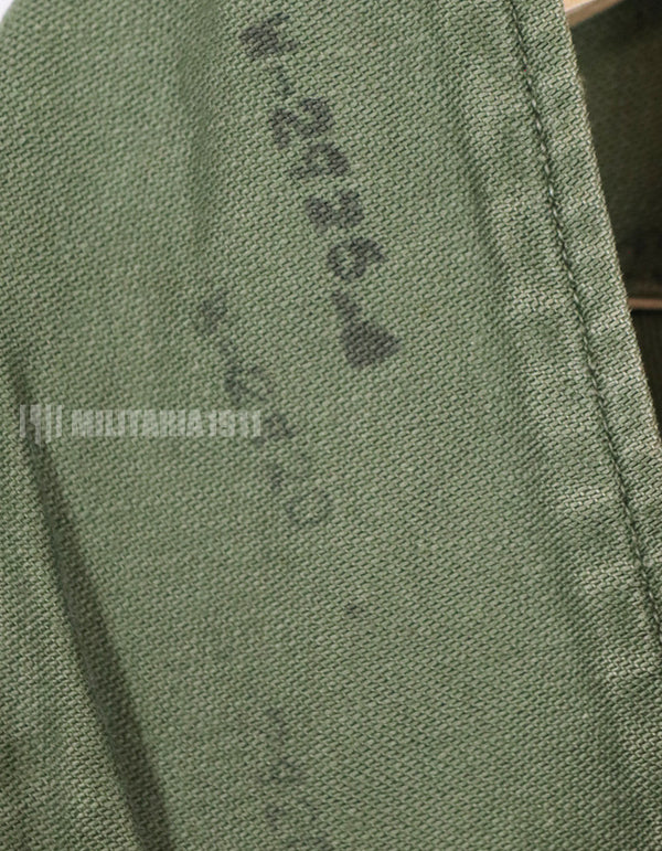 実物　アメリカ陸軍　ユーティリティシャツ　後付けパッチ付き　中古品