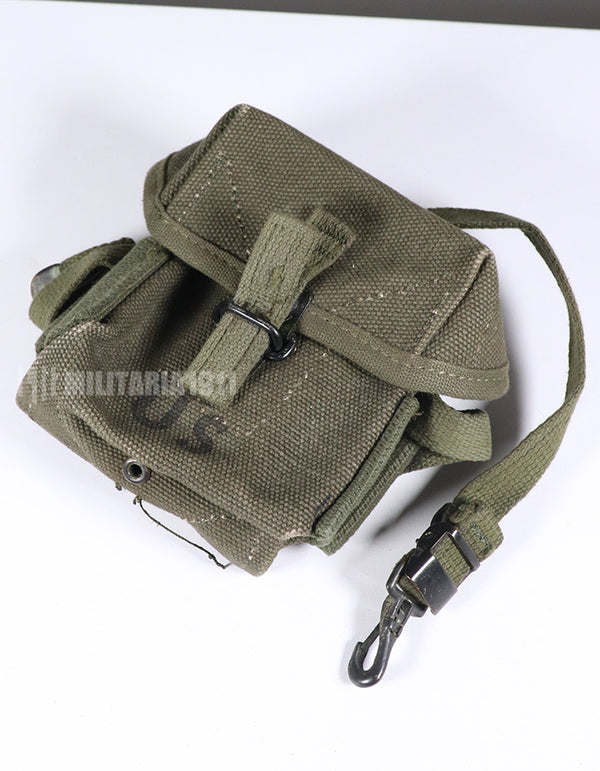 実物　アメリカ軍　M16 A1　20連マガジン　アーモポーチ　ほぼ未使用品